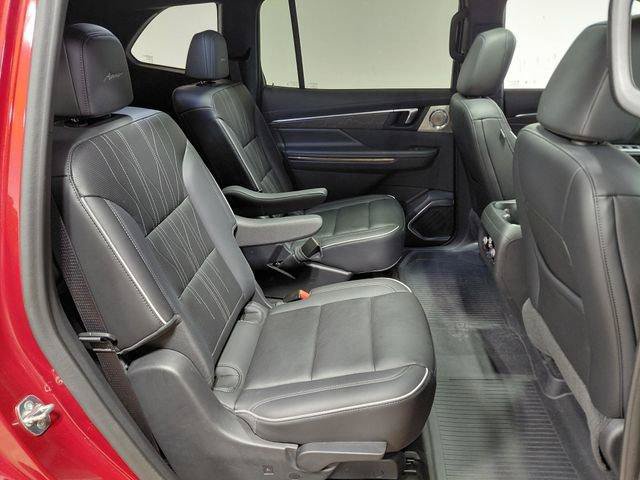 Used 2025 Buick Enclave Avenir AWD/4WD image 66