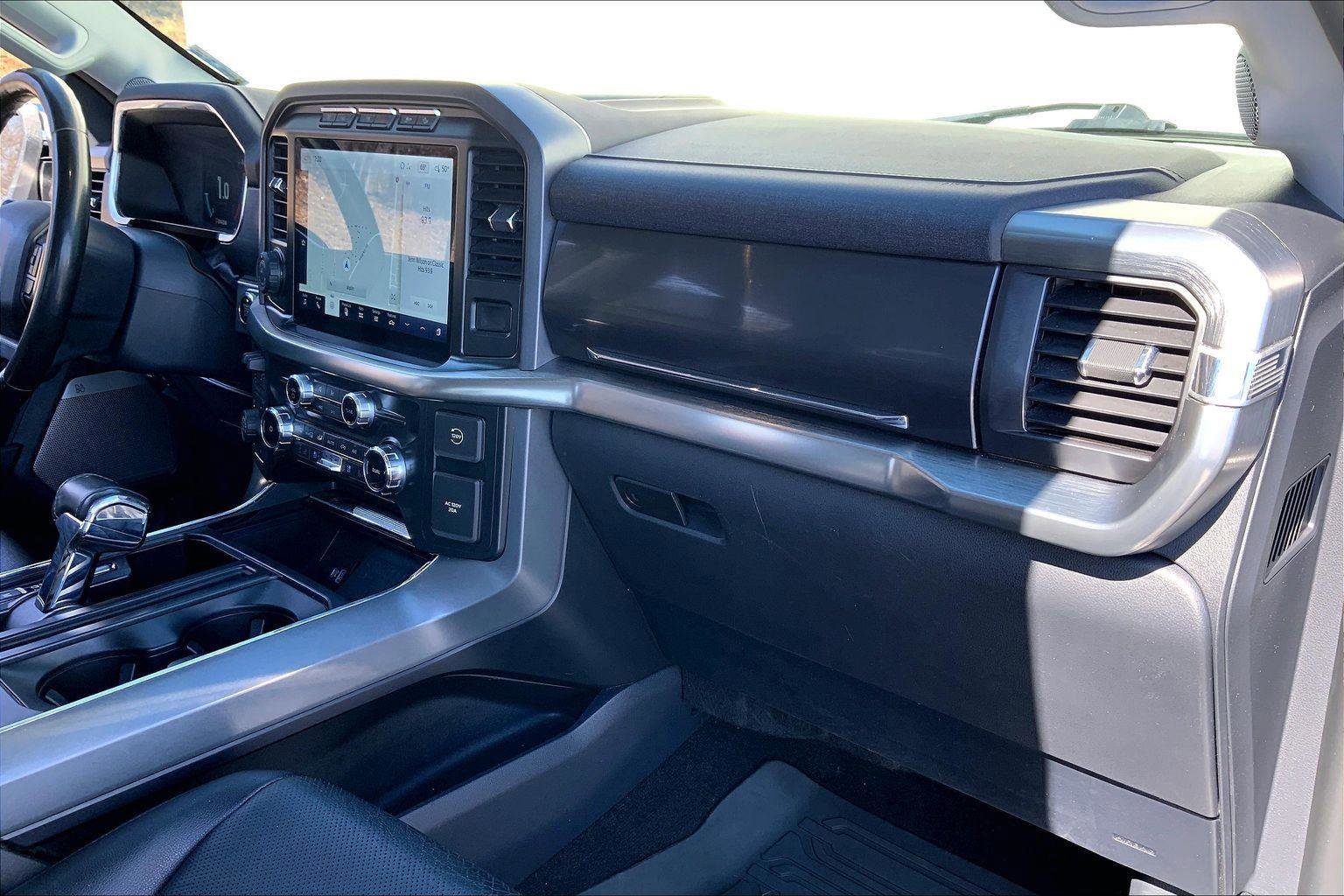 Used 2022 Ford F150 Lariat image 3