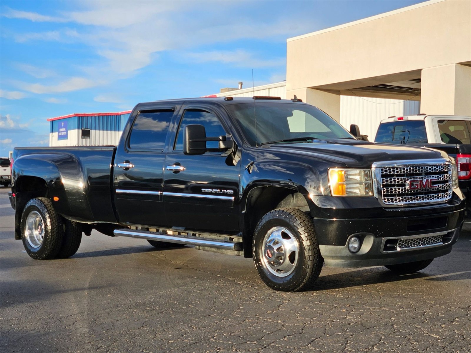 Used 2014 GMC Sierra 3500 Denali image 3