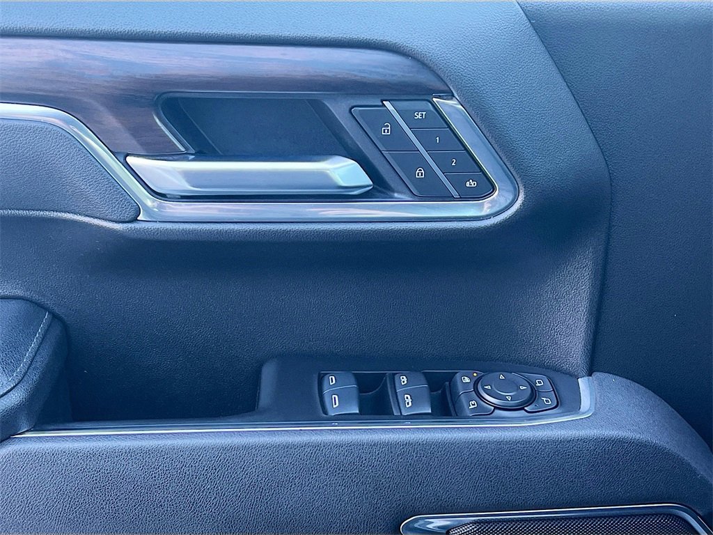 Used 2025 GMC Sierra 1500 SLT image 17