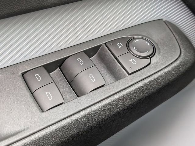 New 2027 Chevrolet Bolt LT w/ Comfort Package FWD image 19