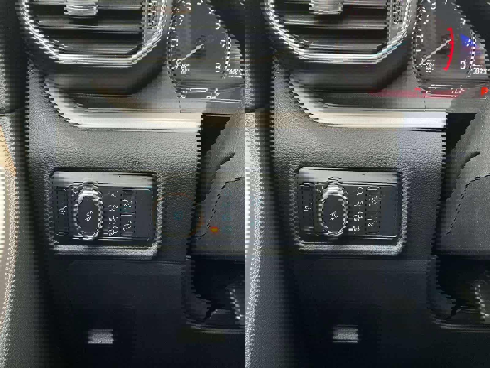 Used 2023 Ford Explorer XLT w/ Equipment Group 202A image 18