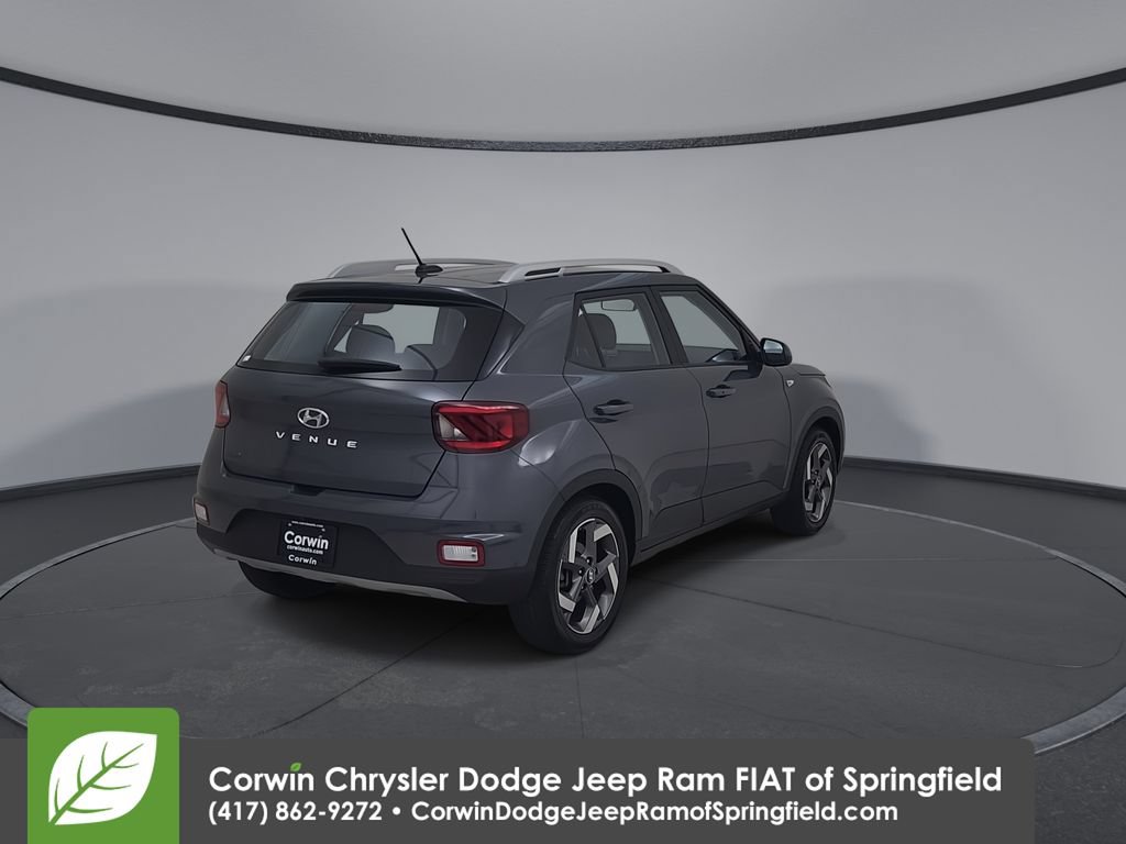Used 2025 Hyundai Venue SEL FWD image 14