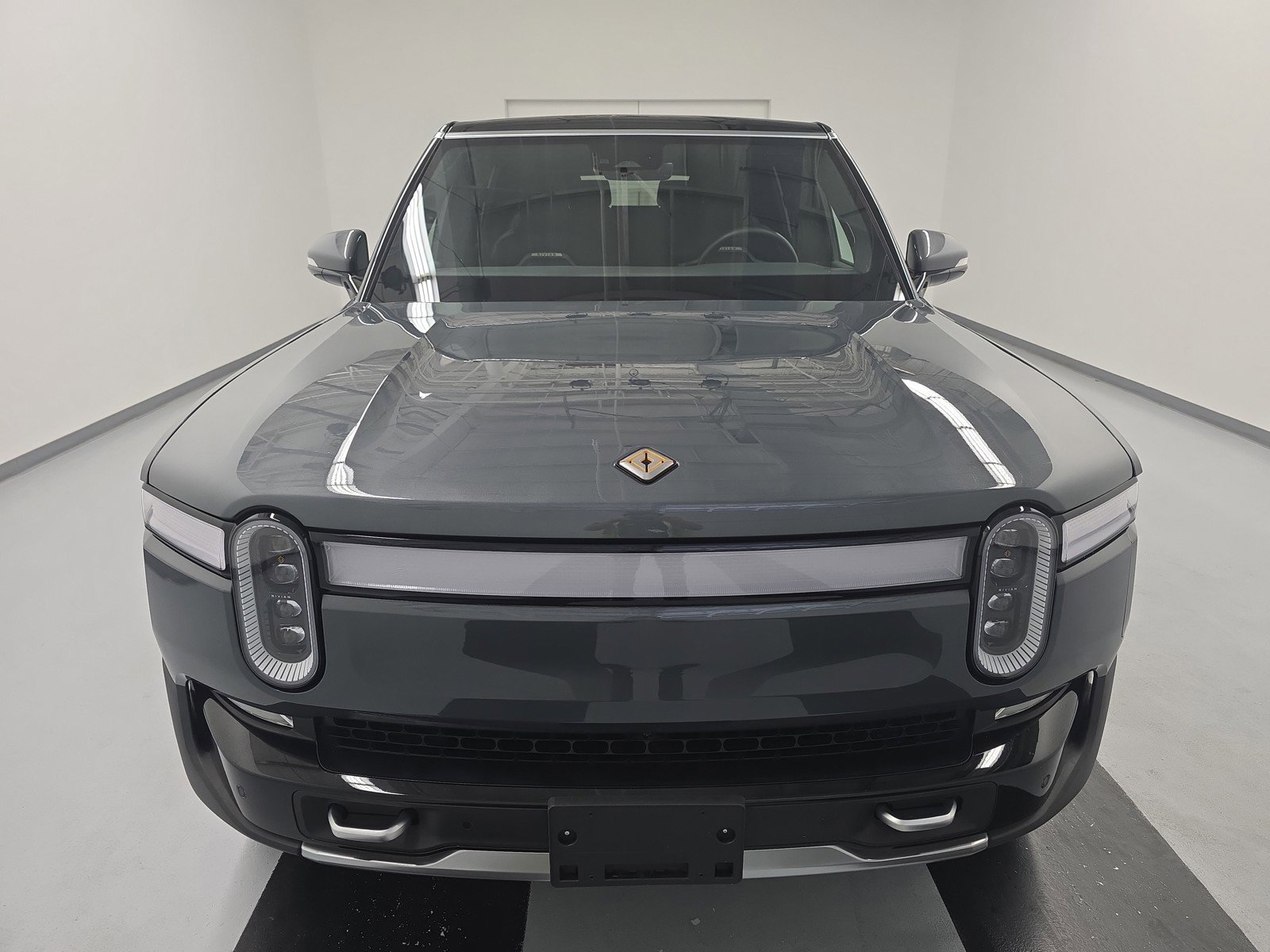 Used 2024 Rivian R1S Adventure AWD/4WD image 8