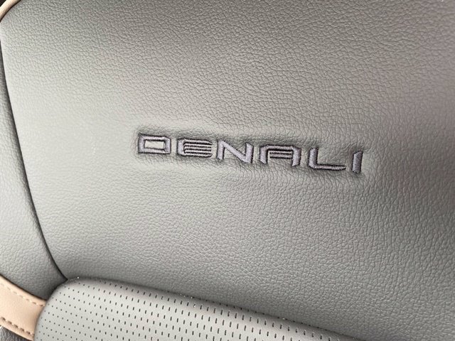 Used 2026 GMC Canyon Denali AWD/4WD image 10