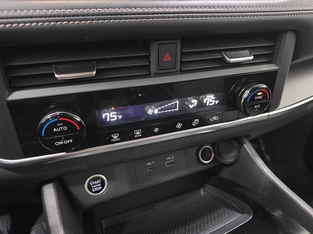 Used 2023 Nissan Rogue SV AWD/4WD image 24