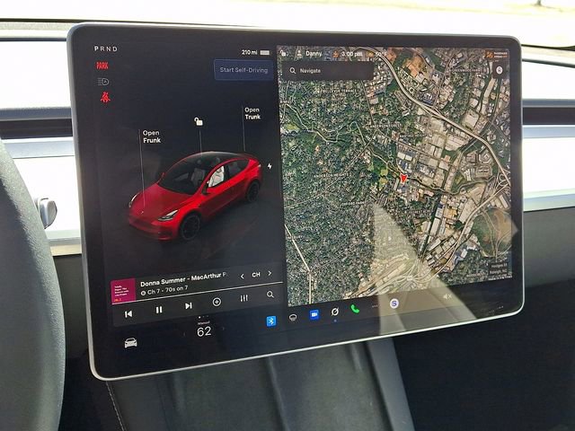 Used 2024 Tesla Model Y Performance image 18