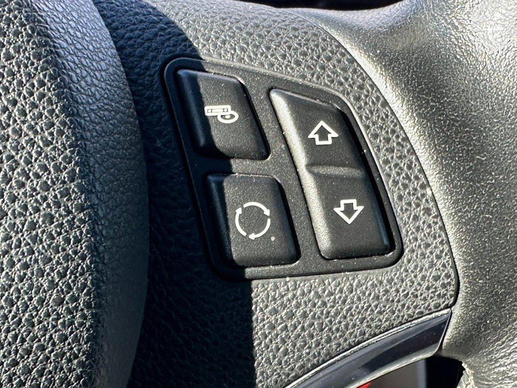 Used 2012 BMW 328i Convertible image 16