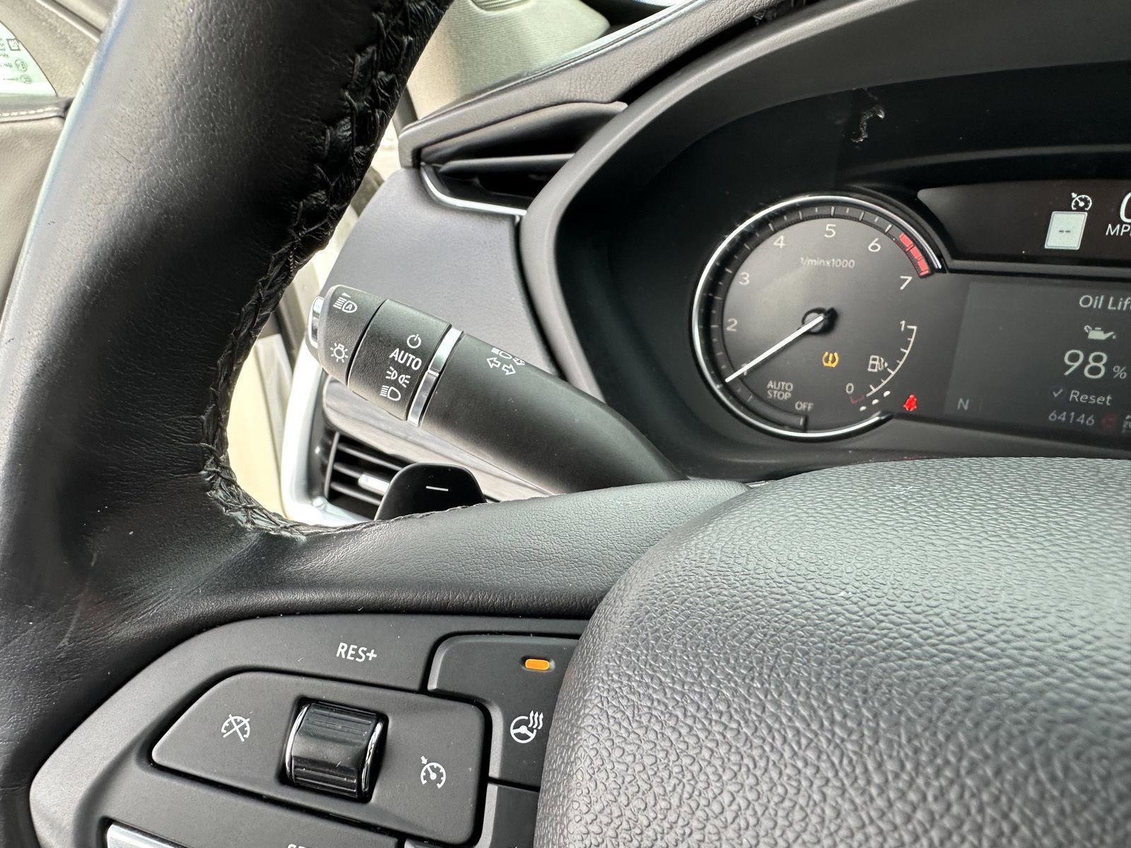 Used 2022 Cadillac XT4 Premium Luxury w/ Sun And Sound Package image 28