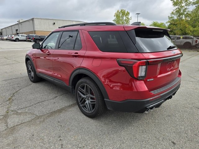 Used 2025 Ford Explorer ST w/ Sun And Sound Package image 5