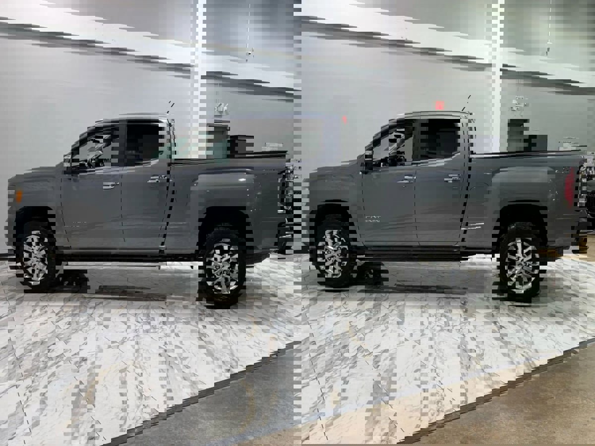 Used 2018 GMC Canyon SLT w/ Driver Alert Package image 10