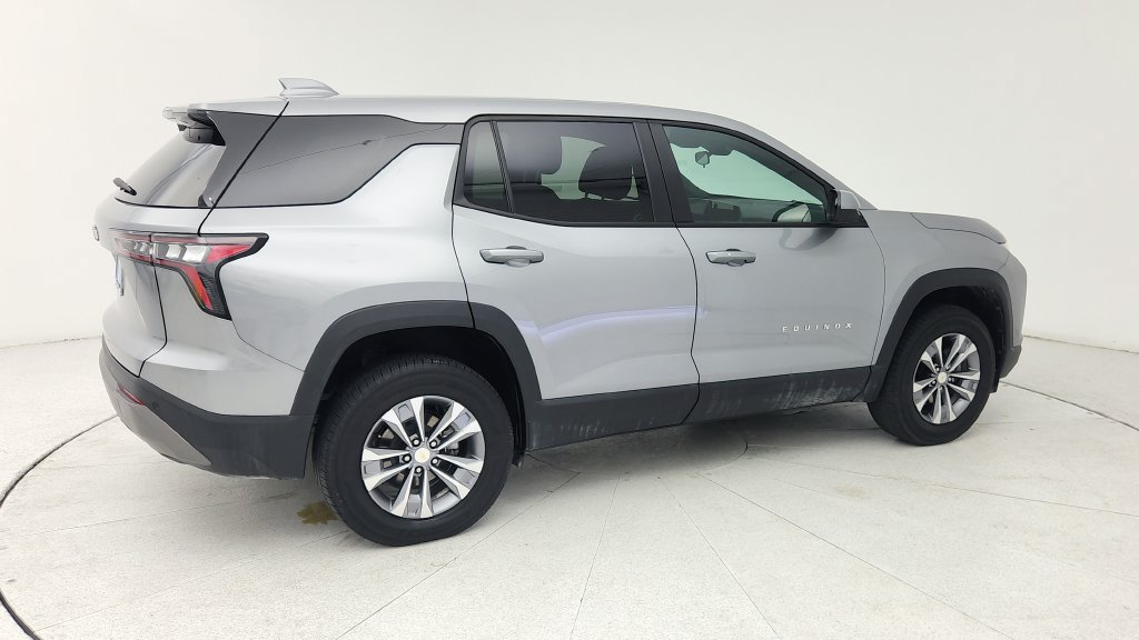 Used 2025 Chevrolet Equinox LT FWD image 7