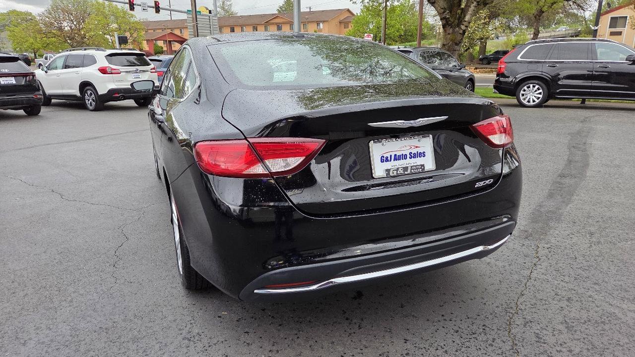 Used 2015 Chrysler 200 Limited w/ Convenience Group FWD image 10