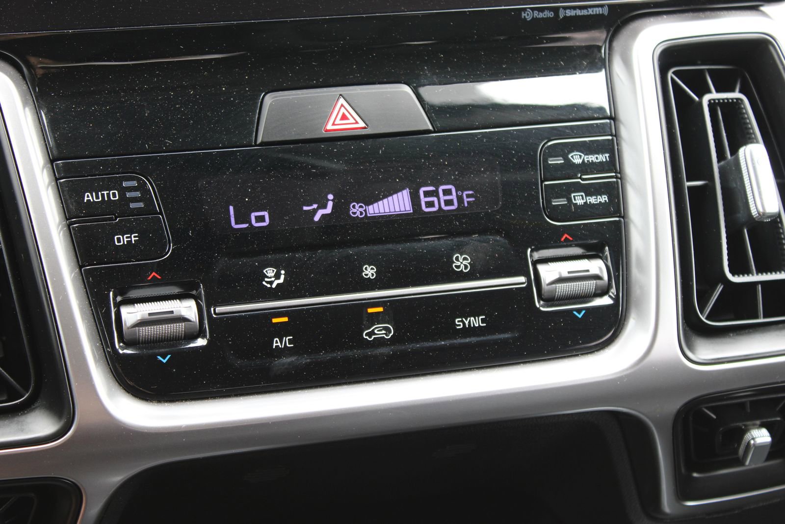 Used 2023 Kia Sorento X-Line EX image 17