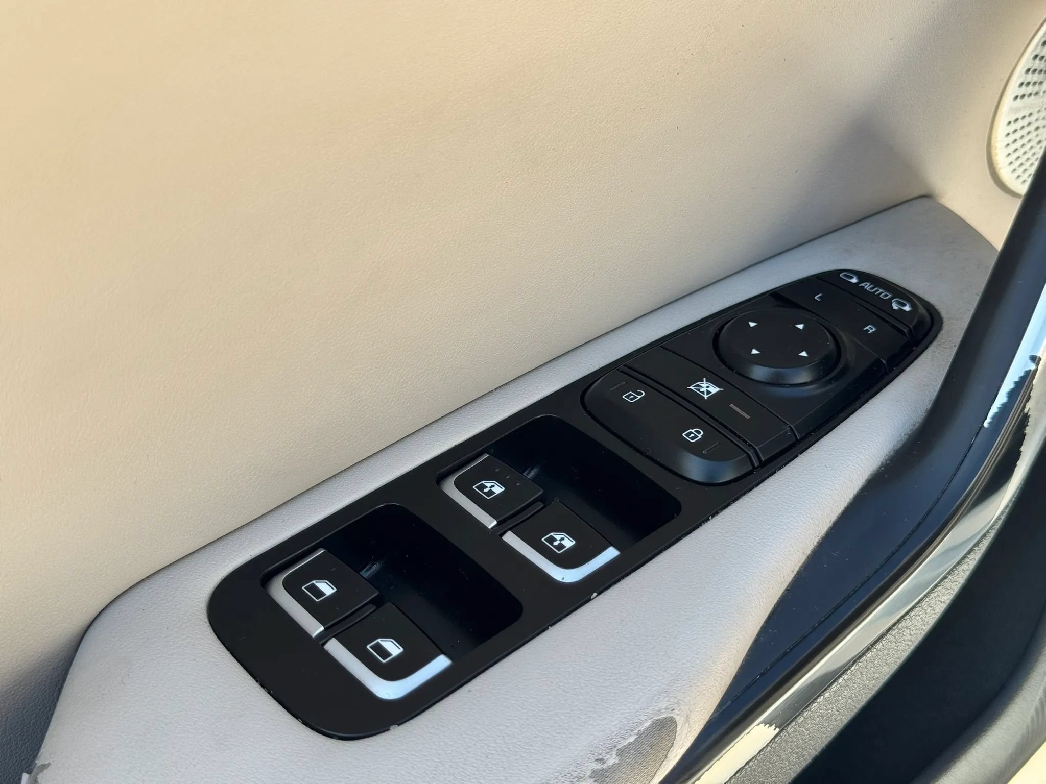 Used 2018 Kia Stinger Premium RWD image 12