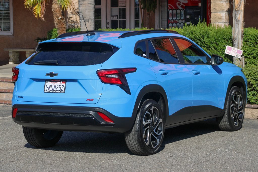 Used 2024 Chevrolet Trax RS w/ Sunroof Package image 9