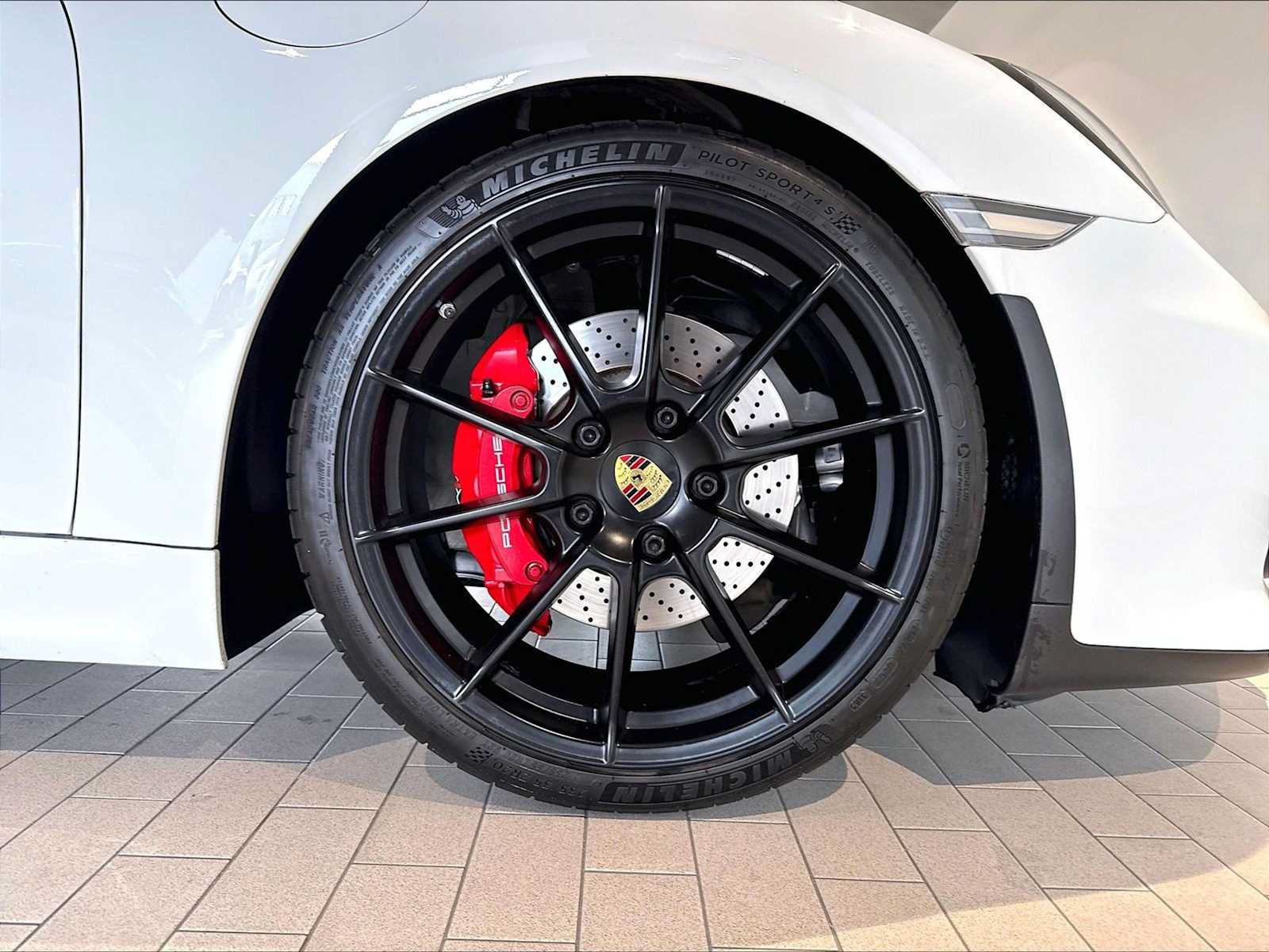 Used 2016 Porsche Boxster Spyder RWD image 15