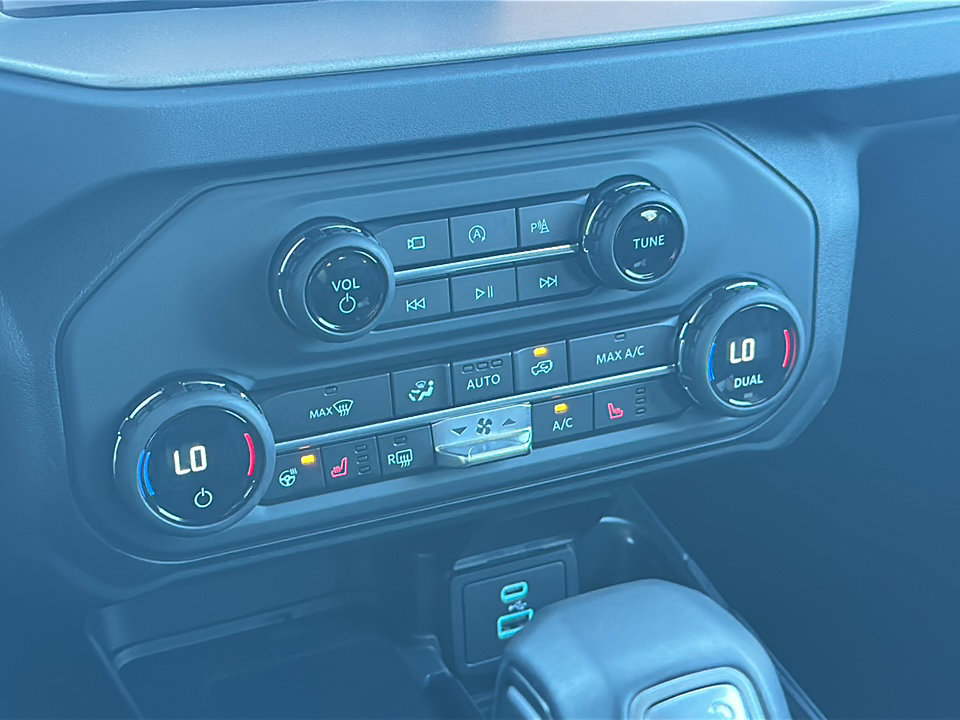Used 2025 Ford Bronco Outer Banks image 35