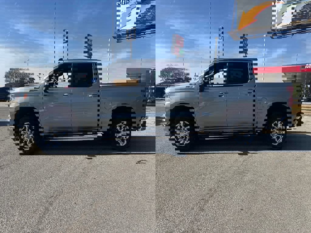 New 2026 Chevrolet Silverado 1500 LT image 3