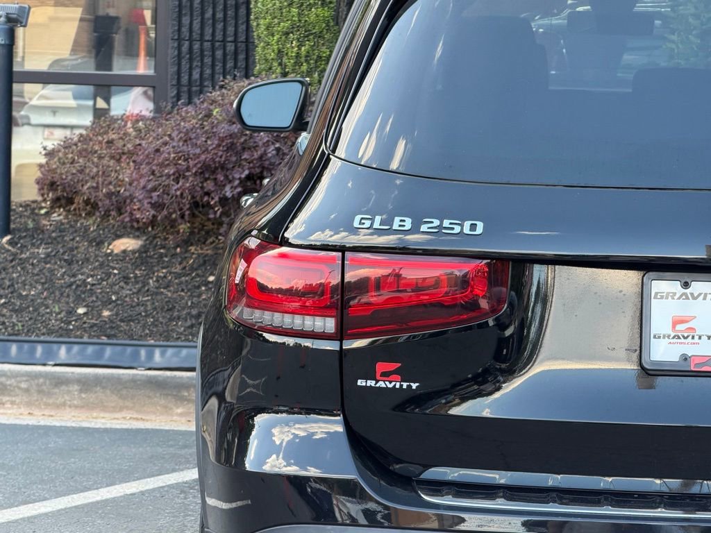 Used 2023 Mercedes-Benz GLB 250 w/ Premium Package image 15