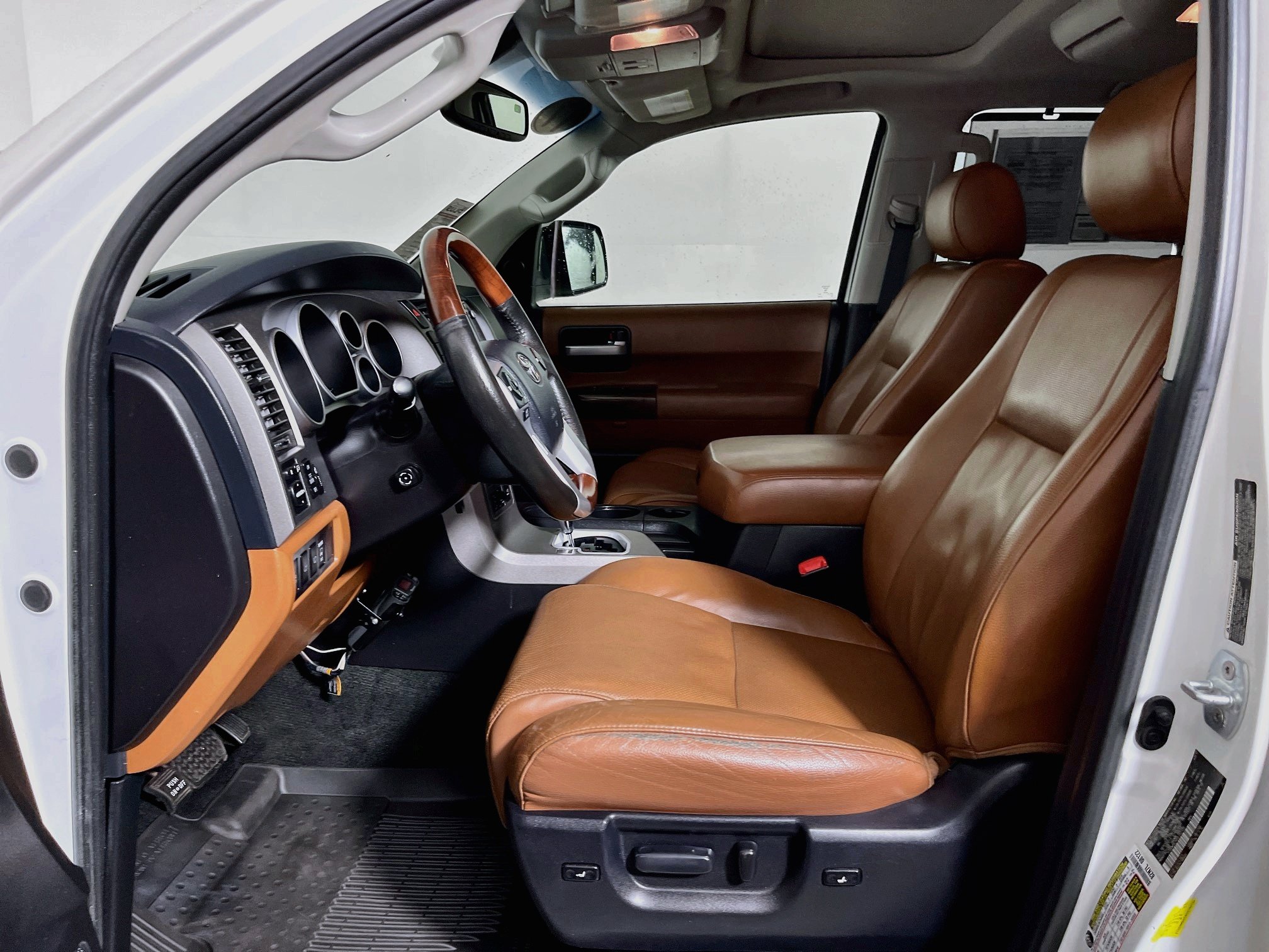 Used 2017 Toyota Sequoia Platinum AWD/4WD image 13