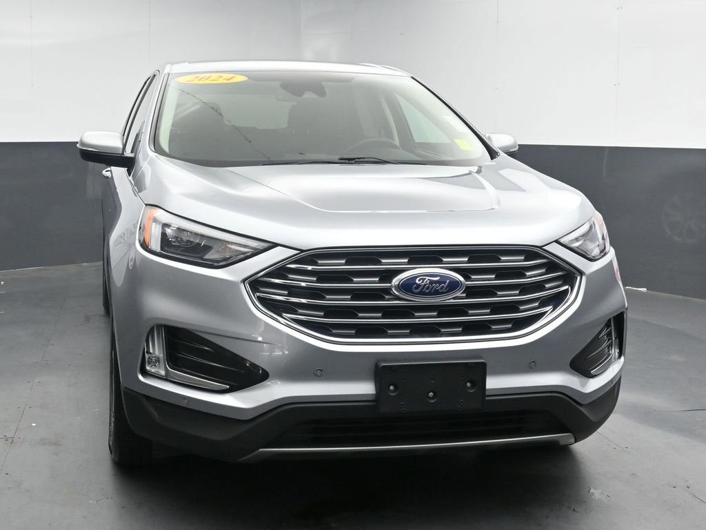 Used 2024 Ford Edge Titanium image 3