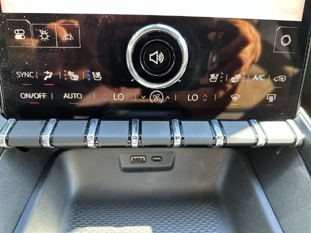 Certified 2025 GMC Terrain Elevation w/ Elevation Premium Package AWD/4WD image 26