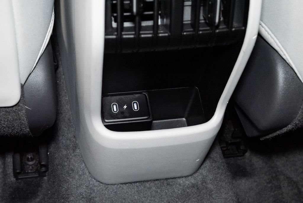 Used 2025 Hyundai Kona SEL FWD image 24