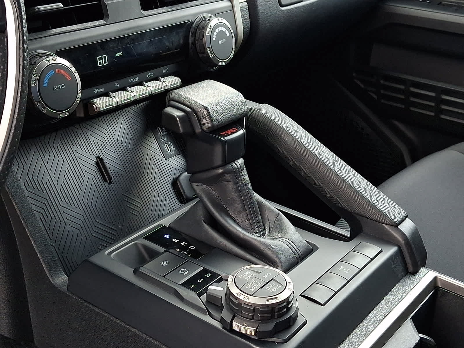 Used 2024 Toyota Tacoma TRD Off-Road AWD/4WD image 17