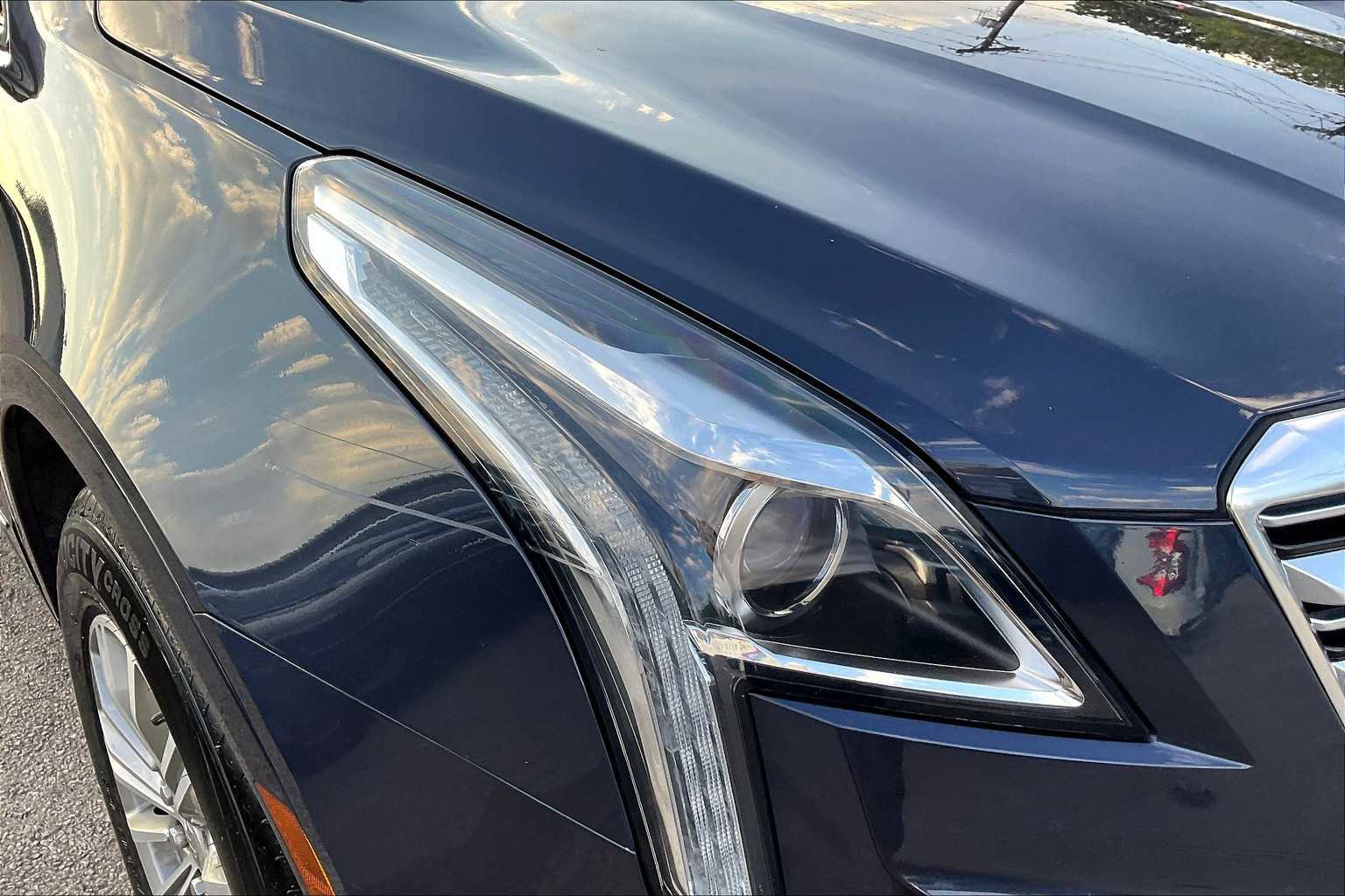 Used 2018 Cadillac XT5 Luxury w/ Driver Awareness Package image 45