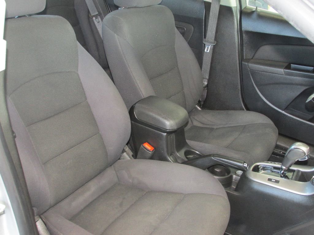 Used 2013 Chevrolet Cruze LT image 26