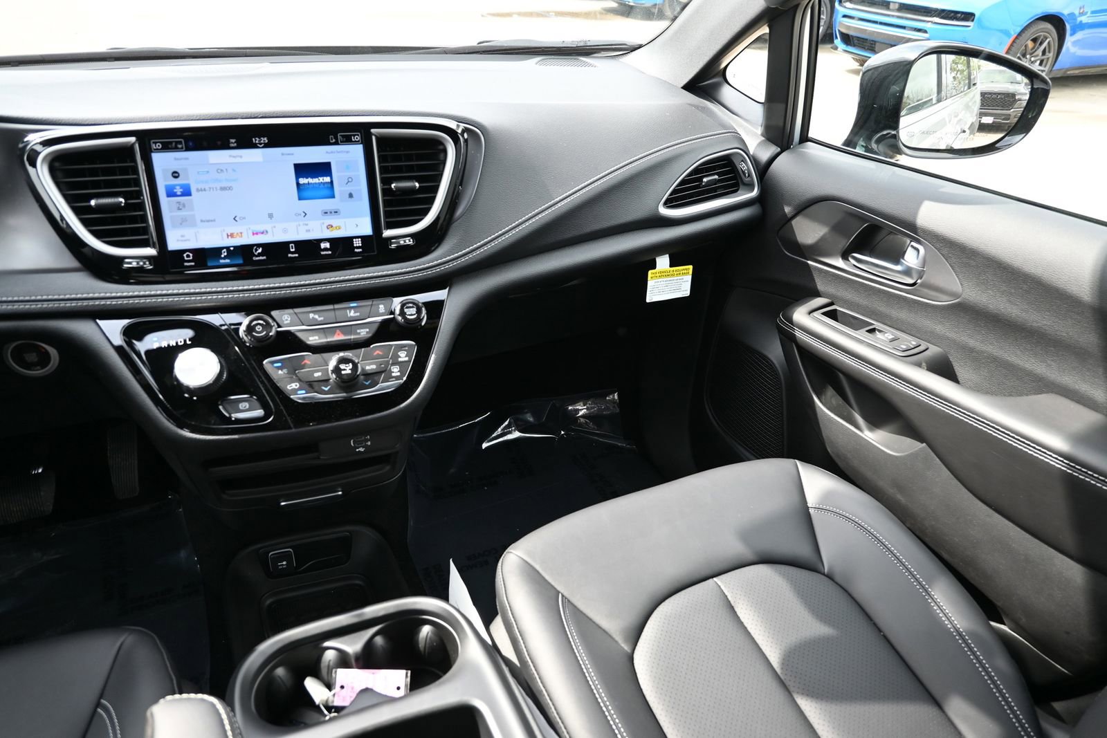 New 2026 Chrysler Pacifica Select image 17