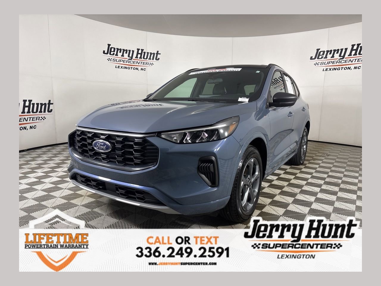 Used 2024 Ford Escape ST-Line w/ Tech Pack #1 AWD/4WD image 1