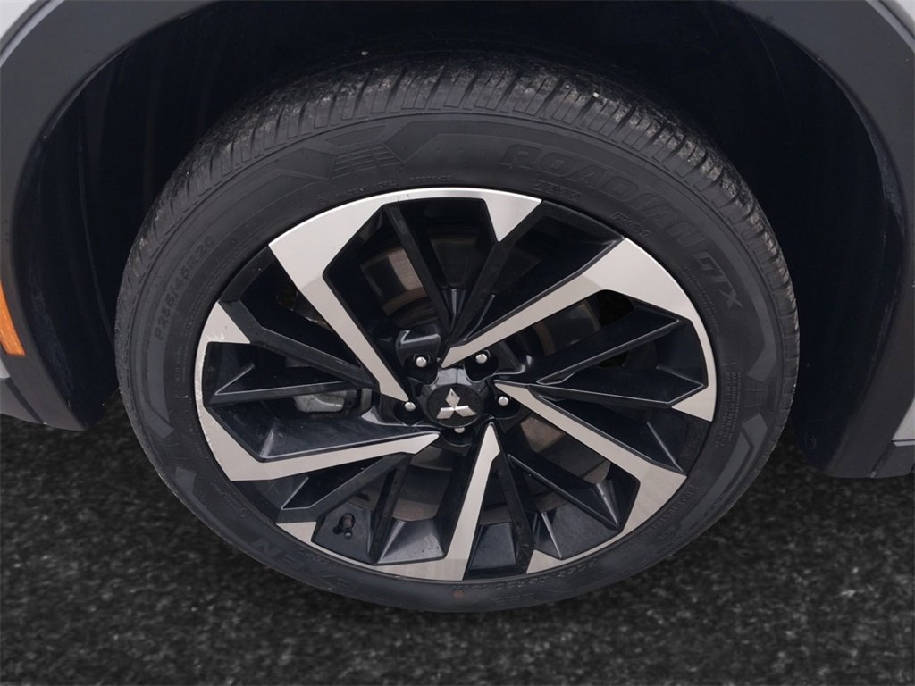 Used 2024 Mitsubishi Outlander SE image 12