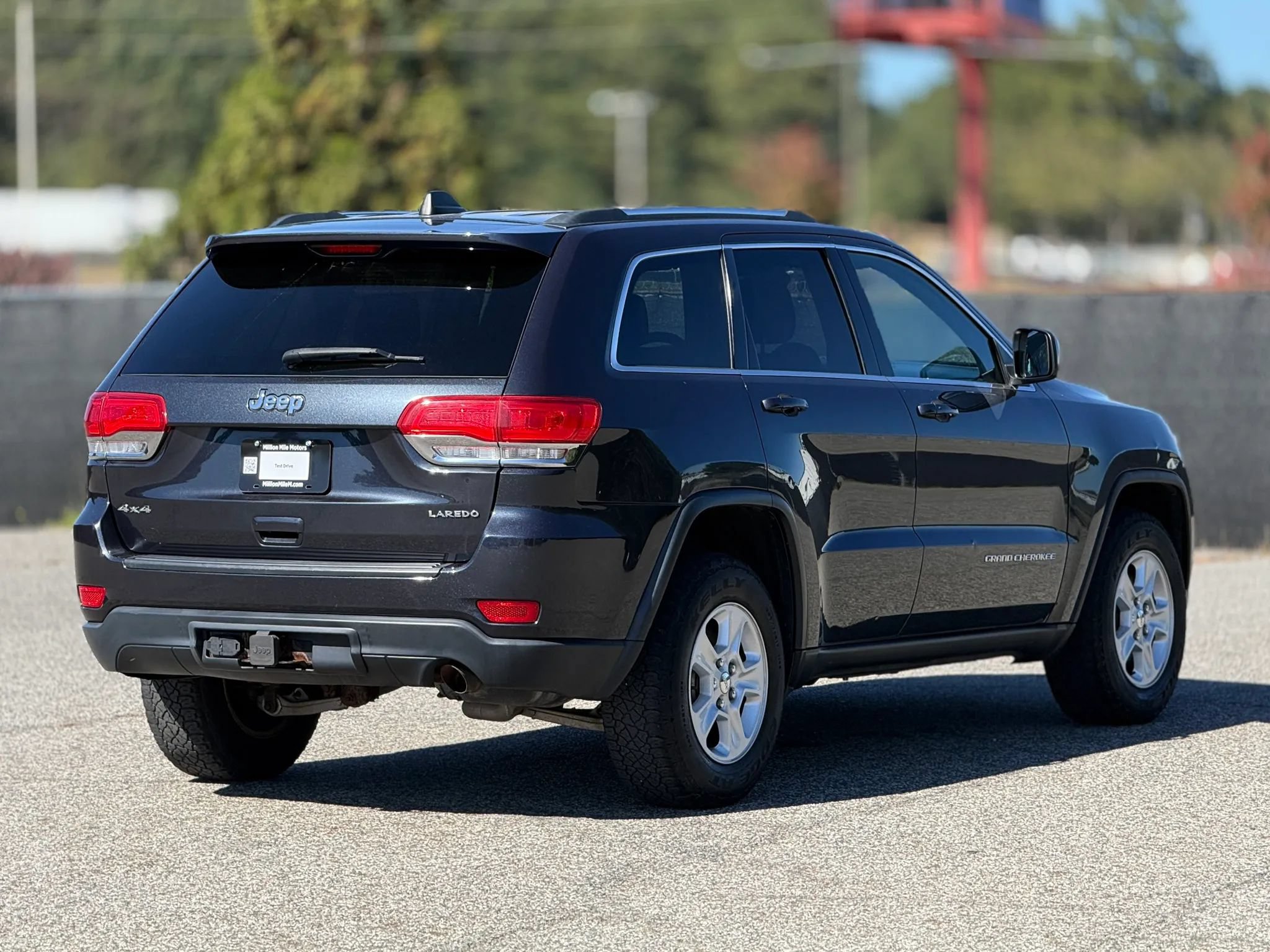 Used 2014 Jeep Grand Cherokee Laredo w/ Quick Order Package 23E AWD/4WD image 9