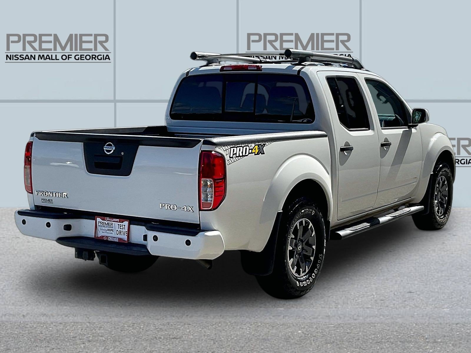 Certified 2020 Nissan Frontier PRO-4X w/ Pro-4x Utility Package AWD/4WD image 7