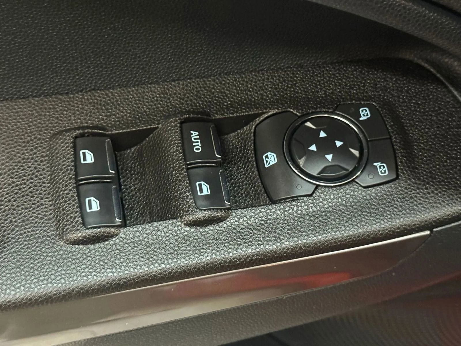Used 2020 Ford EcoSport SE FWD image 24
