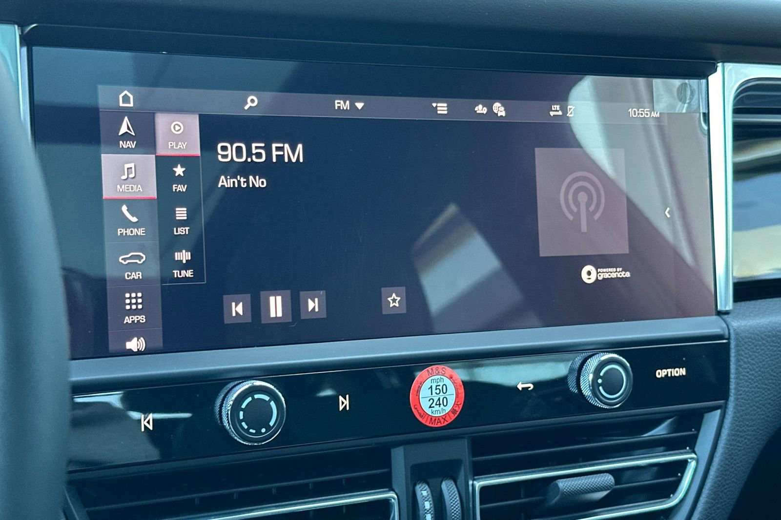 Used 2025 Porsche Macan image 23