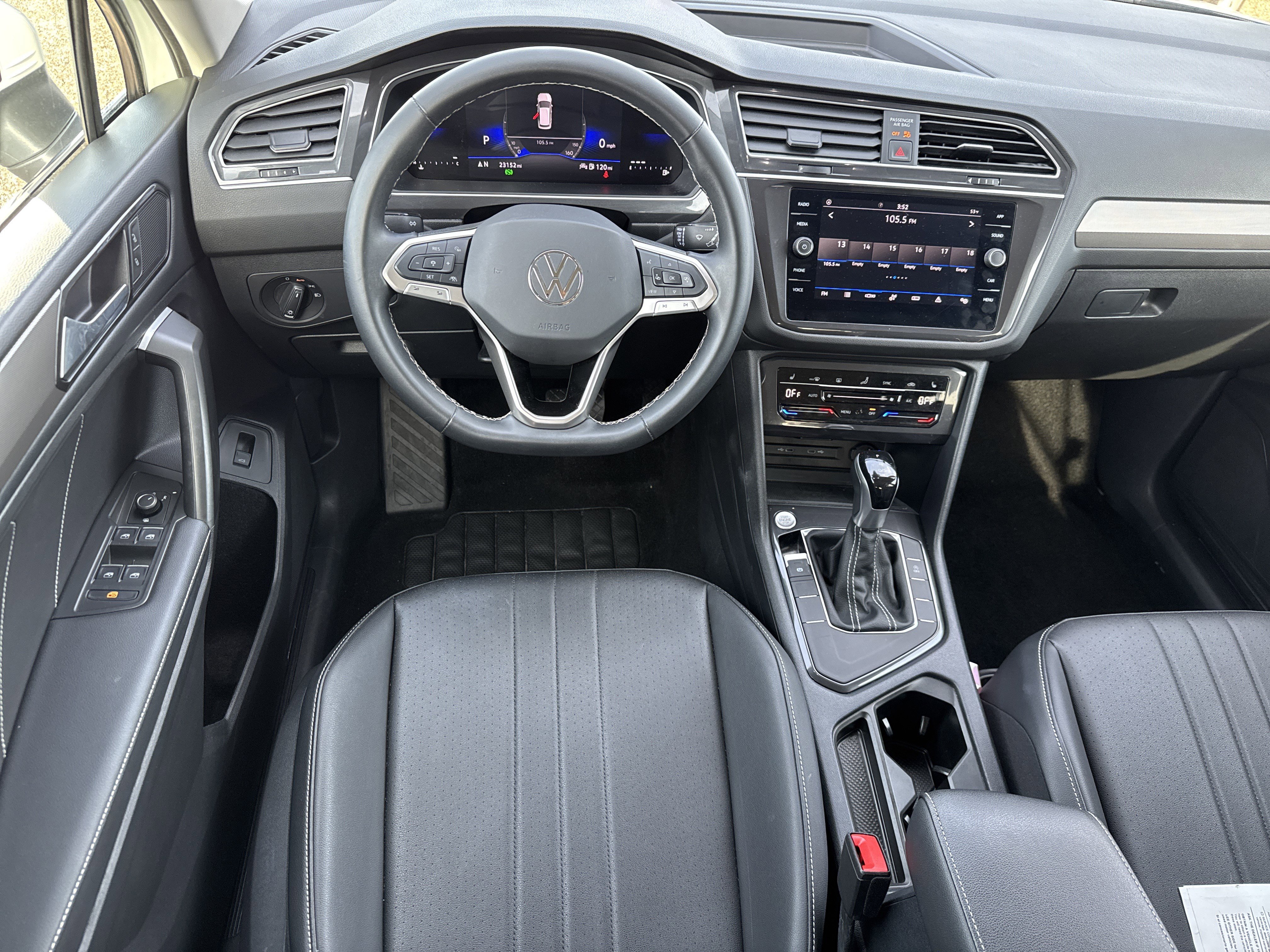 Used 2024 Volkswagen Tiguan SE image 7