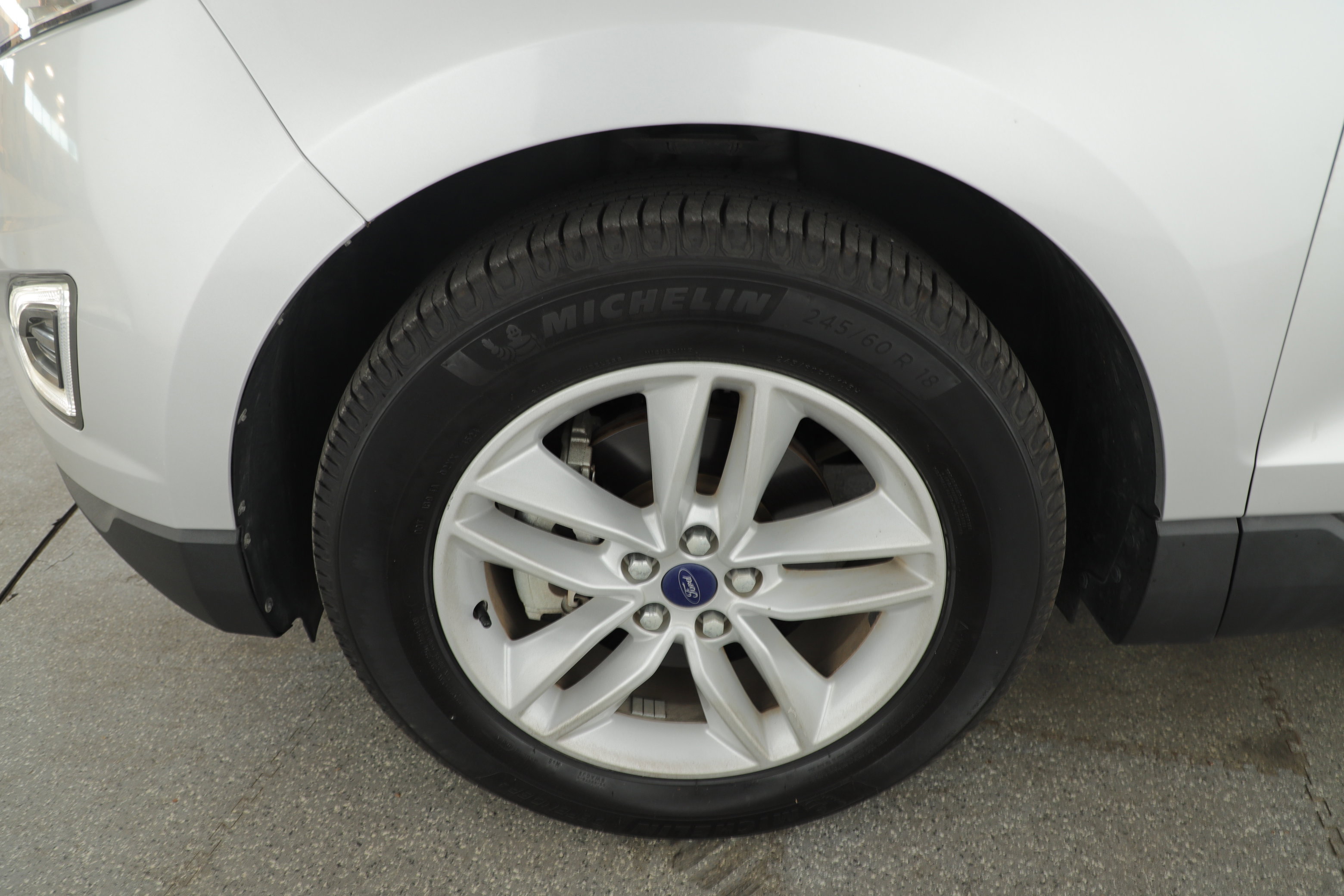 Used 2018 Ford Edge SEL w/ Equipment Group 201A image 4