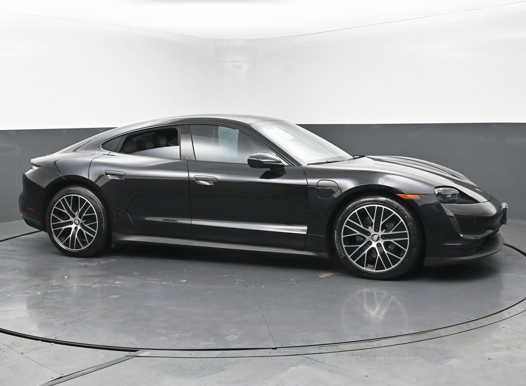 Used 2023 Porsche Taycan image 5