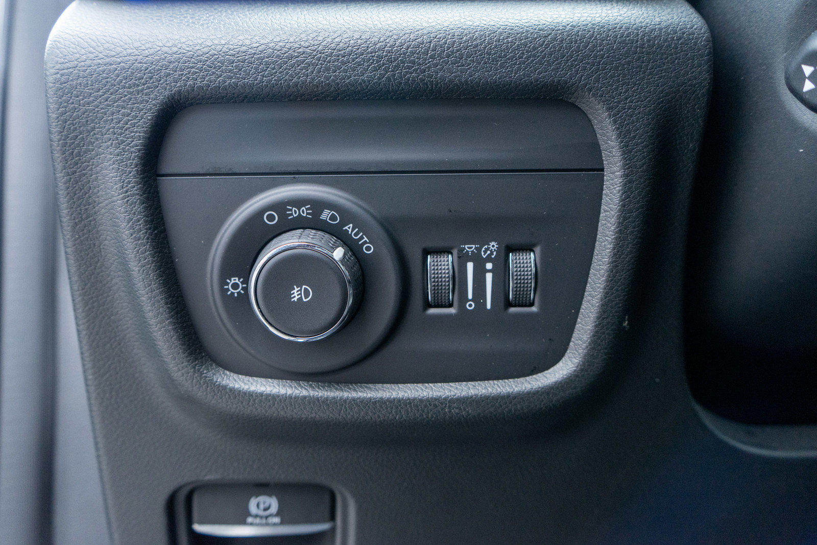 Used 2022 Jeep Grand Cherokee L Overland w/ Luxury Tech Group IV image 17