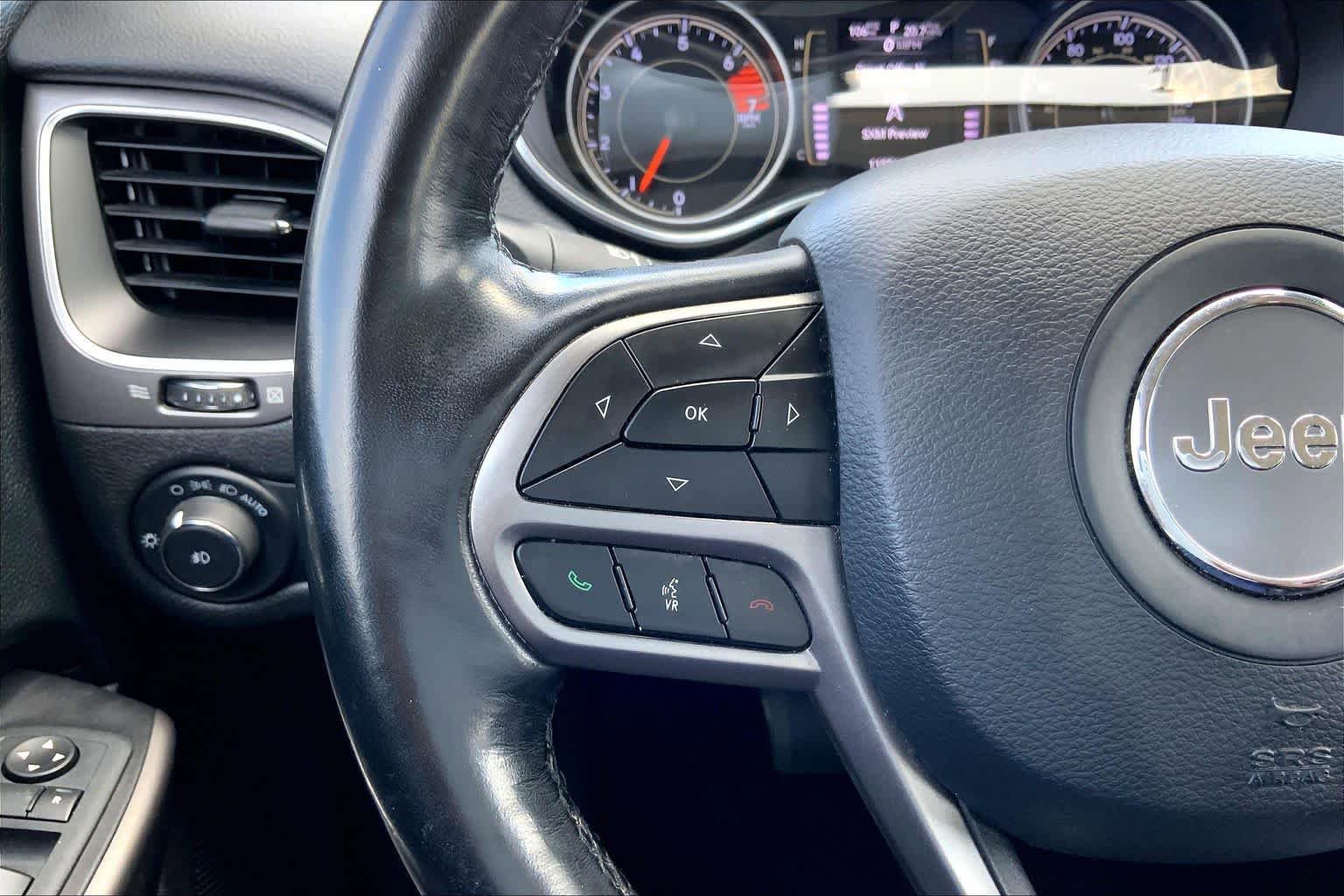 Used 2021 Jeep Cherokee Latitude Plus FWD image 23