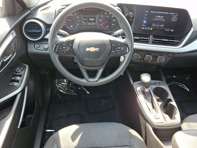 Used 2025 Chevrolet Trax LS FWD image 11