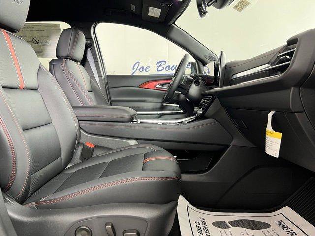 New 2025 Chevrolet Traverse RS image 19