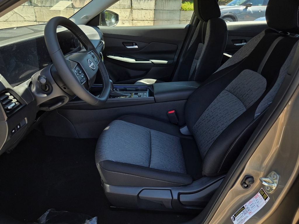 New 2026 Nissan Sentra SV w/ SV Convenience Package FWD image 7