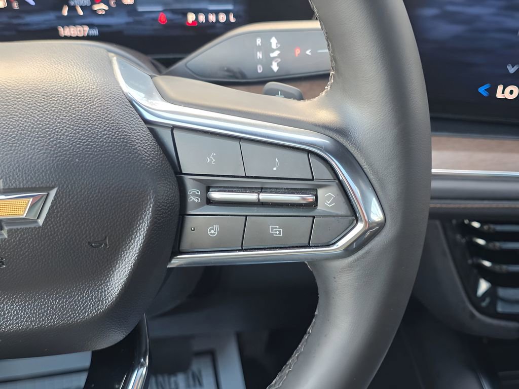 Used 2025 Chevrolet Suburban High Country image 27