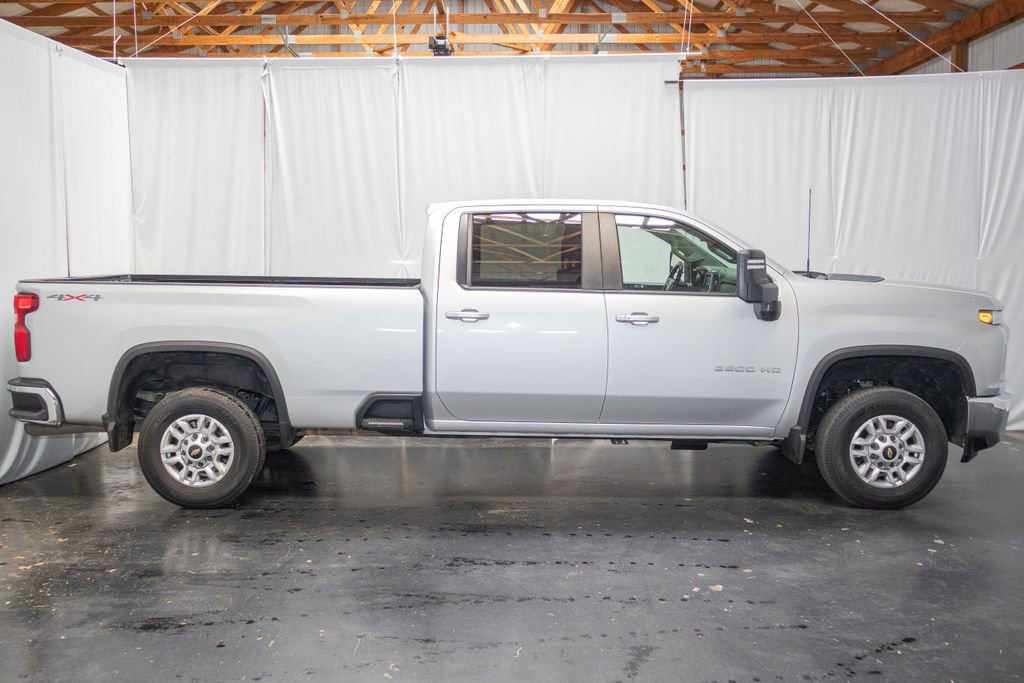 Used 2022 Chevrolet Silverado 2500 LT w/ Convenience Package AWD/4WD image 5