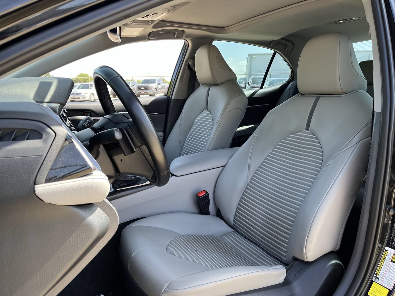 Used 2023 Toyota Camry SE w/ Audio Upgrade Package FWD image 23