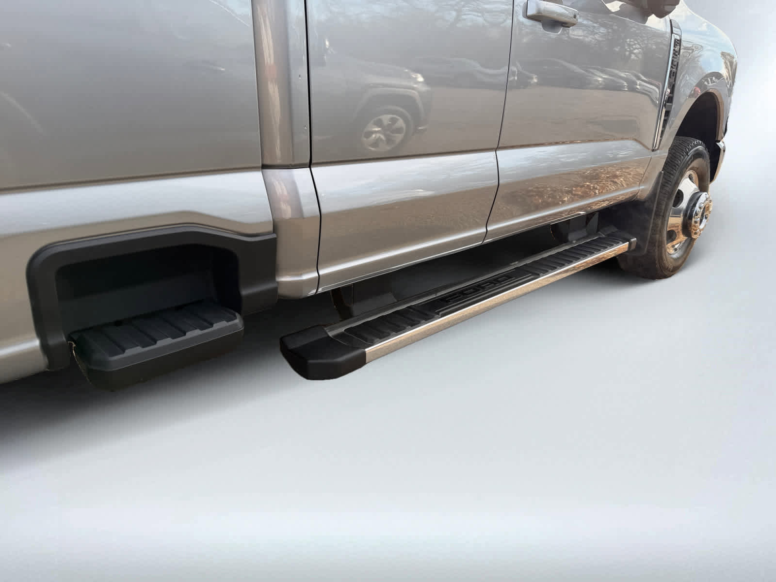 Used 2023 Ford F350 Lariat w/ FX4 Off-Road Package image 13